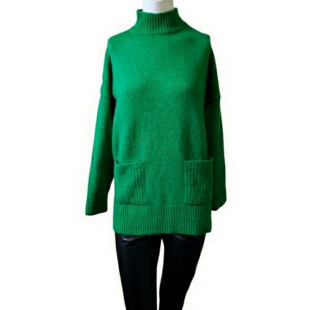 Milan Kiss large green Mock neck front pockets long sleeve sweater
